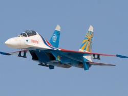 Двухместный учебно-тренировочный самолет Cy-27UB.